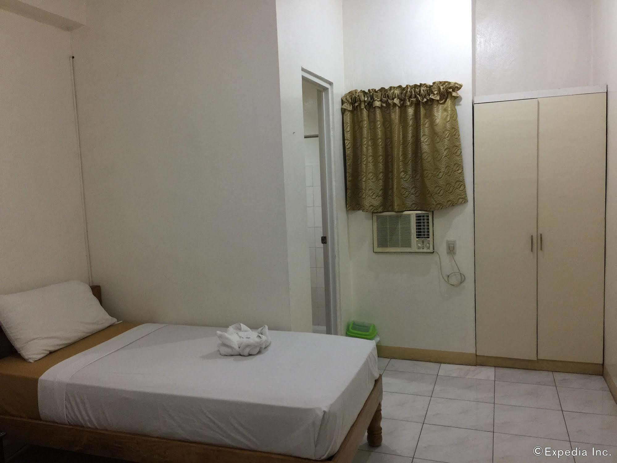 Constrell Pension House Tagbilaran Exterior foto